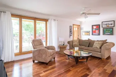 Image de Maison De Plage De Luxe ~ ÉNORME 2br / 2bth * Offre SPÉCIALE *