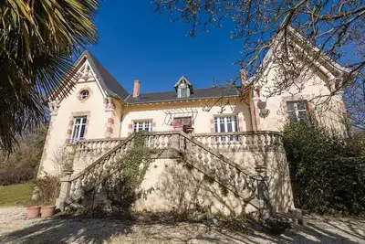 Image de Maison de Maître avec Piscine Privée en Aquitaine