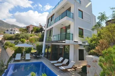 Villa Hera, 5 chambres en suite, superbes vues sur la mer, à 400m du club de plage