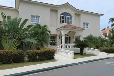 Image de Villa de luxe 7 chambres avec piscine privée, femme de ménage, chef optionnel, services Vip