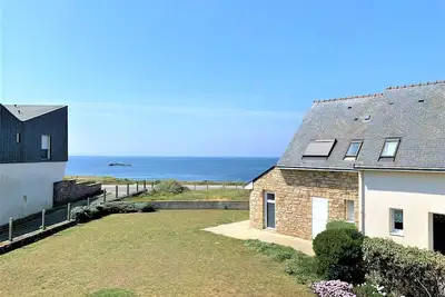 Image de Maison rénovée 3 pièces avec terrasse, jardinet et parking à Quiberon