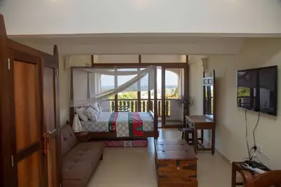 Image de Studio 308 avec une vue imprenable sur la plage de Diani.