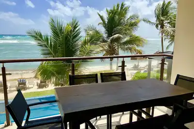 Brand New Beachfront 2 Br Condo, Piscine, Wifi, Ac (Akumal)