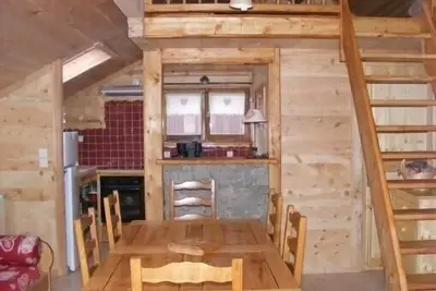 Image de Appartement neuf très bien équipe ambiance chaleureuse de montagne Vars 05560