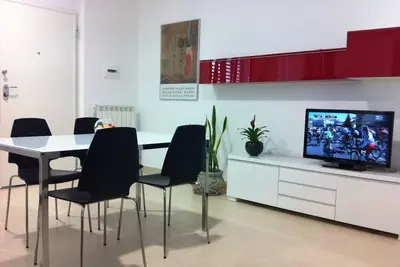 Image de Porto Sant Elpidio: Delizioso appartamento di nuova realizzazione, completamente arredato, posizionato al primo terra di un edificio in Porto Sant'Elpidio.