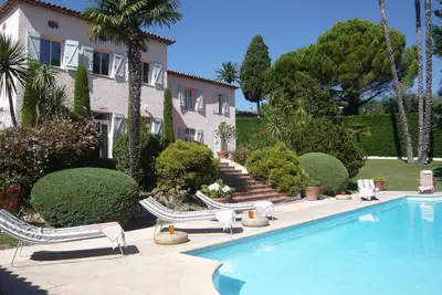 Image de Villa familiale spacieuse - piscine-tennis-vue fantastique sur St-Paul De Vence