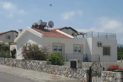 Image de Villa avec piscine privée et vue mer et montagne