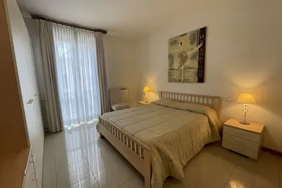 Image de Bel appartement centrique à 100 mètres de la mer.