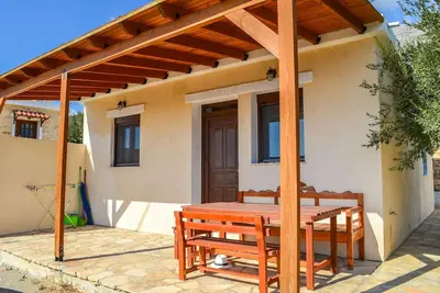 Image de Cottage à la campagne avec piscine, près de la mer, Wifi | Triopetra, Crète