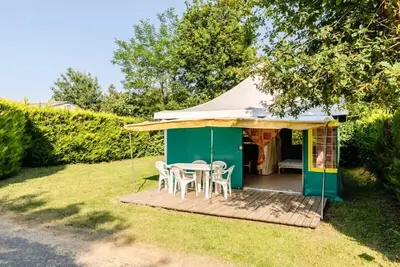 Image de Bungalow Toilé Pagan 3 Pièces 5 Personnes (4 adultes + 1 enfant -8 ans)