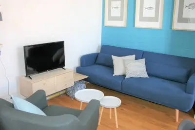 Image de Maisonnette rénovée proche plage, centre-ville, avec terrasse et parking privé