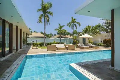 Image de Villa de luxe élégante de 4 chambres dans l'emplacement privilégié de Seminyak