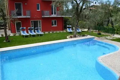 Image de Résidence \"La Pergola\" zone centrale, jardin, piscine, parking