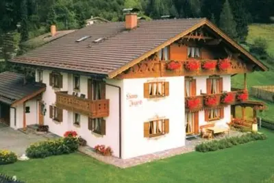 Image de Appartement confortable dans un endroit calme et ensoleillé - Haus Ingrid Wallgau -