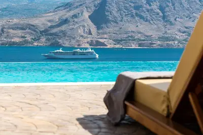 Image de Luxe crétois réinventé-Marque nouvelle pierre faite villa privée avec vue sur la mer!