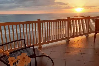Image de Ce penthouse en bord de mer Palms Jaco offre les vues les plus spectaculaires sur Jacó!