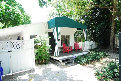 Image de Fort Lauderdale Cottage sur son propre terrain à Victoria Park près de Las Olas et de la plage