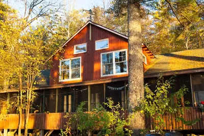 Image de SunsetLodge rustiques Lakeside Cabins & Lodge avec Vues Sunset pour Réunions / Groupes