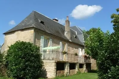Gite de charme au coeur du perigord noir avec piscine