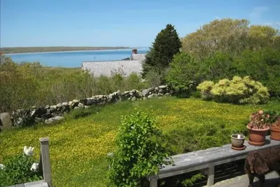 Image de Maison entièrement équipée avec vue sur l'eau à dix minutes à pied de la plage