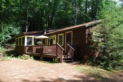 Image de Cottage 3 chambres sur le lac Winnipesaukee avec plage et utilisation de petits bateaux