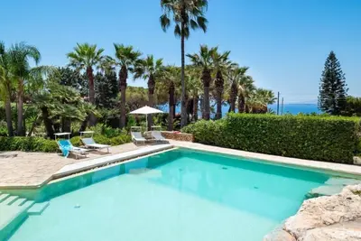 Image de villa de vacances de location de vacances Italie, Sicile, Sicile, Syracuse, près de la plage bord de mer, à court terme villa à long terme à louer t