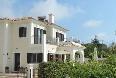 Image de Villa avec piscine privée, vue imprenable sur mer et montagne