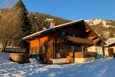 Image de Belle Chalet 4 chambres Ă louer dans le quartier chic Rougemont, Gstaad Central Ski Region