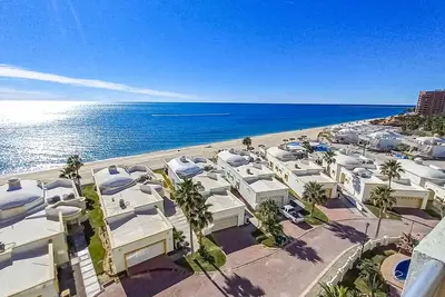 Image de Spectaculaire 2 chambres à coucher sur la plage de sable à Las Palmas Resort B-605