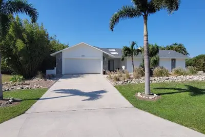 Image de La sérénité abonde. Couchers de soleil étonnants, eaux magnifiques et temps parfait.