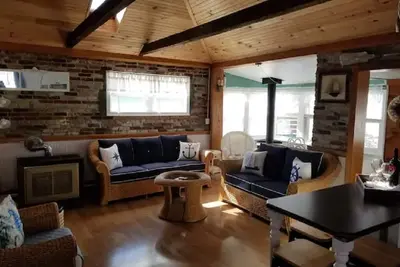 Image de Bungalow Riverside - Par Narragansett Bay, Ă quelques minutes de l'historique Newport. Disponible