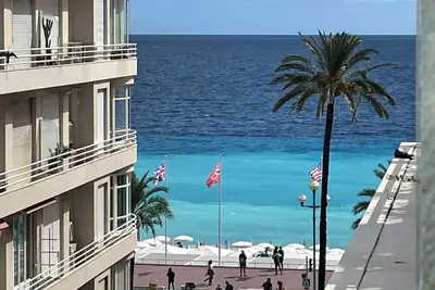 Image de Superbe emplacement Promenade des Anglais- Carré d'Or avec terrasse