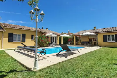 Image de Villa avec piscine privée en Provence à 35 km du Mont Ventoux
