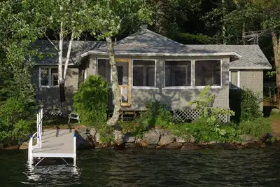 Image de Loon Camp - à droite sur St. George Lake, plusieurs couchages, canot inclus