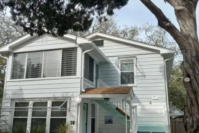 Image de Wanderlust - Près de la plage dans le quartier historique de Tybee.