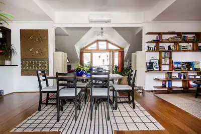Image de Nouvelle liste! Rénové, familial et convivial, adapté aux groupes dans la rue gastro