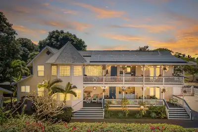 Moana Lani, Accross From Ocean. A/C