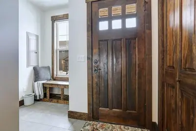 Image de Emplacement idéal pour le centre de natation et de remise en forme. Accès complet au complexe!