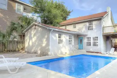 Image de Aperçus sur la plage, piscine privée, pour 10 personnes - une maison du sable