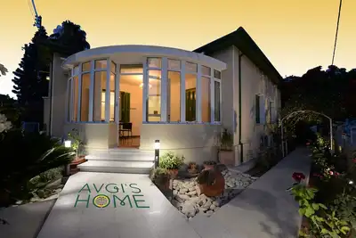 Image de \"Avgi'S Home\": la maison néo-classique au cœur du vieux Limassol Chypre