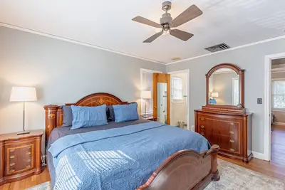 Image de Mid Century Downtown, Beltline, Stadium, Airport