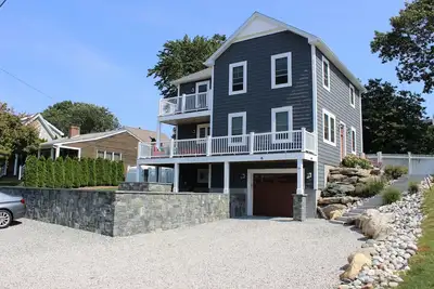 Image de Maison de luxe de nouvelle construction à Bonnet Shores 1/4 mile à pied de Kelly Beach!