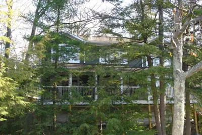Image de Red Oaks Muskoka Waterfront Cottage