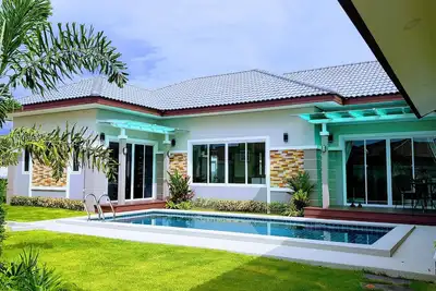 Image de Fantastique nouvelle villa avec piscine privée à Pattaya, 3 lits doubles avec domotique!