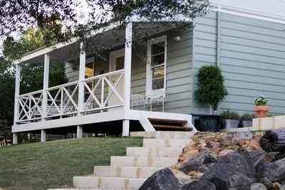 Image de Beaux cottages indépendants nichés dans la pittoresque vallée d'Helena.