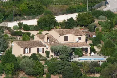 Image de Appartement dans villa provençale