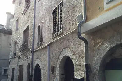 Image de Maison spacieuse avec terrasse sur le toit - Centre Vence