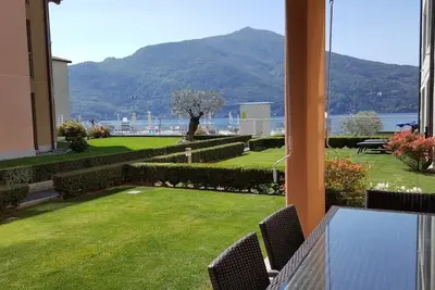 Image de Italian Lakes modern apartment, pool, jacuzzi, walk to restaurants