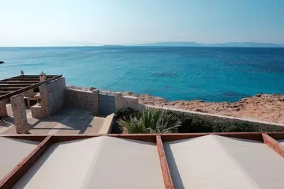 Image de Villa et piscine uniques en bord de mer