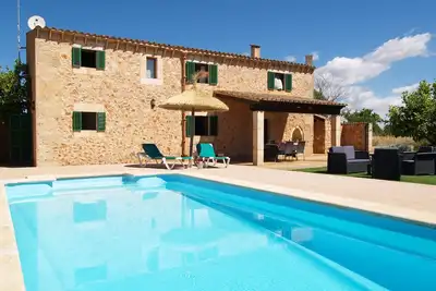 Image de Villa en pierre de vacances Can Formatge près de la plage d'Es Trenc, Campos.